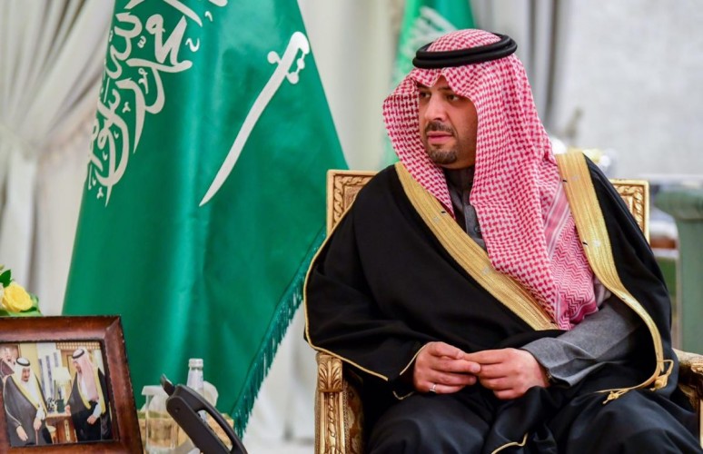 أمير الحدود الشمالية يستقبل نائب رئيس شركة معادن