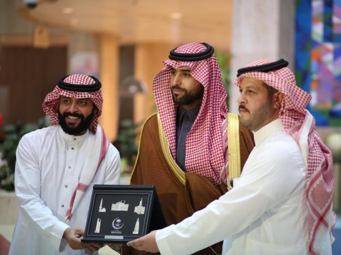 فريق أصدقاء العطاء يطلق حملة التبرع بالدم بمدينة الملك فهد الطبية