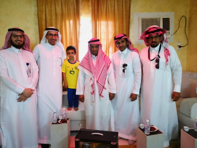 فريق طبي يقطع مسافة 165 كلم للاطمئنان على صحة طفل