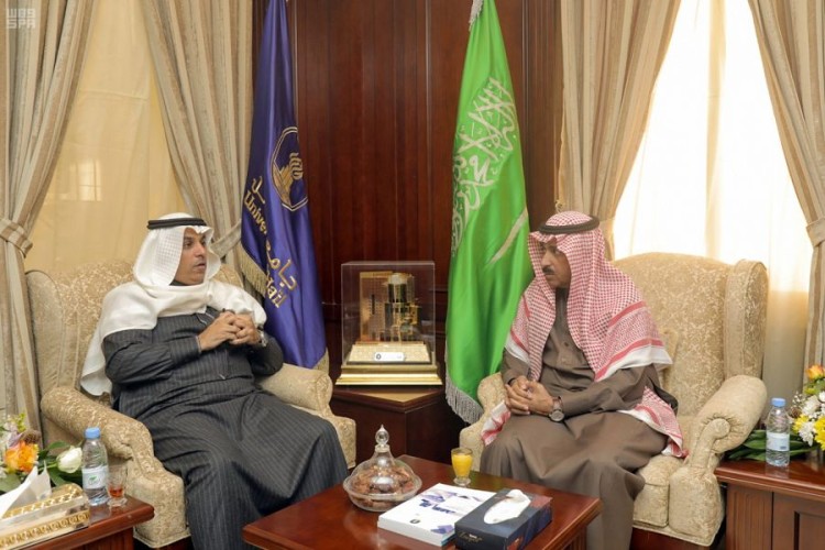 مدير جامعة حائل يبحث أوجه التعاون مع رئيس هيئة الإحصاء