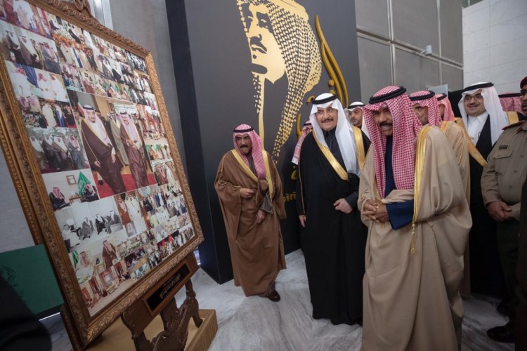 ولي عهد دولة الكويت يفتتح معرض “الفهد.. روح القيادة”
