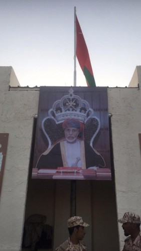 جناح السلطنة بـ”الجنادرية 33″ يستقبل زواره بـ”الحلوى العمانية”