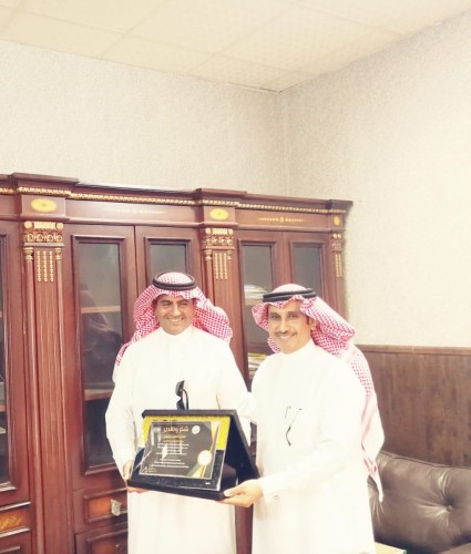 وكيل محافظة أبوعريش يكرم مالك مربط الرسن الذهبي “المسودي”