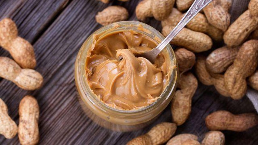 هل تُستخدَم أجزاء من الحشرات في تصنيع زبدة الفول السوداني..؟ “الغذاء والدواء” ترد