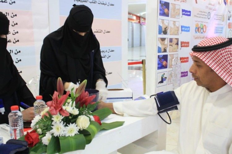 قافلة جمعية المسعف بالقصيم تكشف على أكثر من 300 مراجع في أبانات