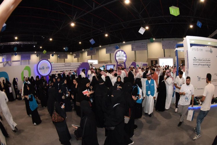 ضمن بيبان الشرقية .. إقبال كبير على ركن ” رحلة الابتكار”