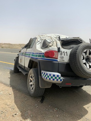 انقلاب مركبة تابعة لأمن الطرق جنوب الطائف ووفاة عريف