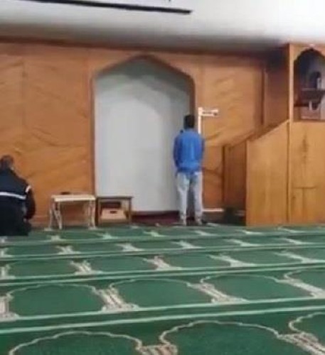 ابن عم فقيهي يوضح كيف نجا قريبه من “هجوم نيوزيلندا” على الرغم من رفعه الأذان بالمسجد