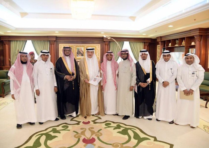 أمير منطقة جازان يدشن الحملة الصيفية للتوعية ومحو الأمية بالعيدابي