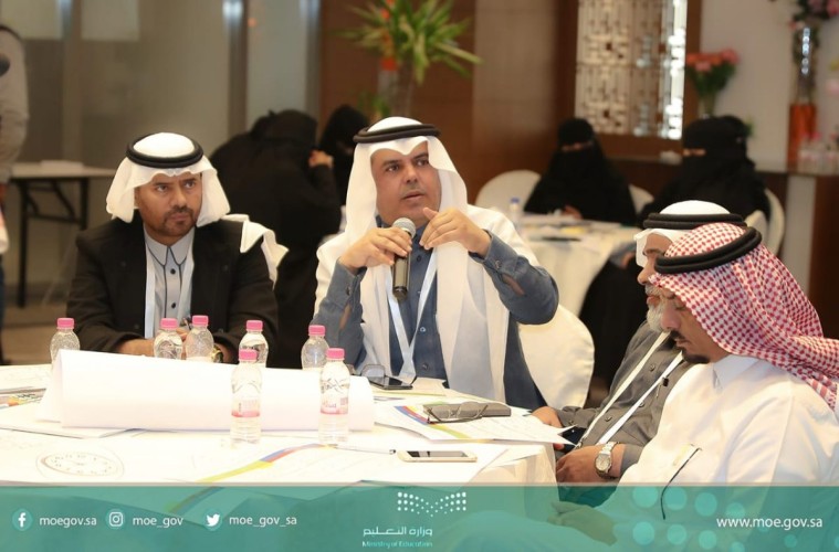 وزير التعليم يناقش بشفافية واقع قطاع التعليم العام وتطلعاته المستقبلية