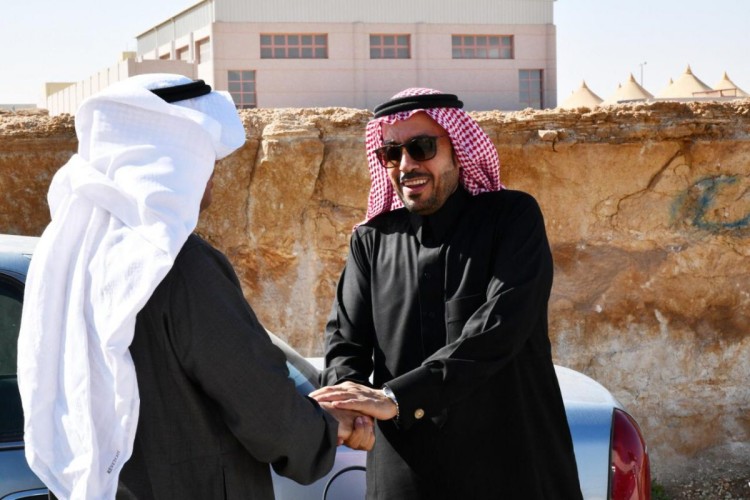 أمين الشمالية يستمع لشكاوي المواطنين من خلال الزيارات الميدانية لأحياء عرعر