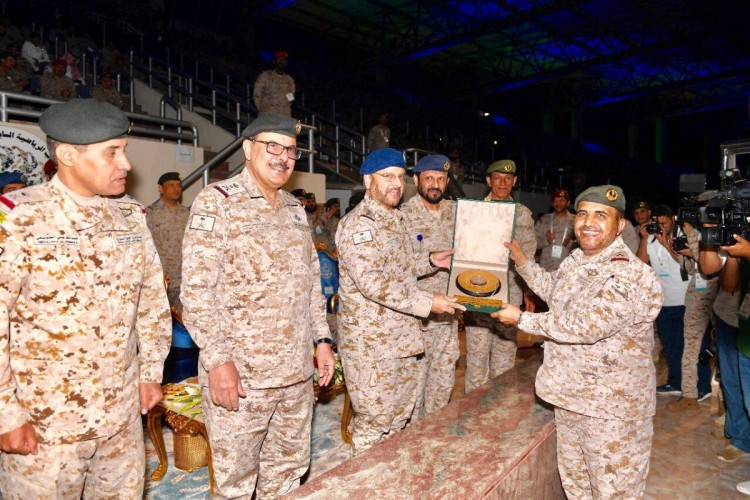 معالي رئيس هيئة الأركان العامة يرعى ختام دورة الألعاب الرياضية السابعة عشرة للقوات المسلحة بجدة