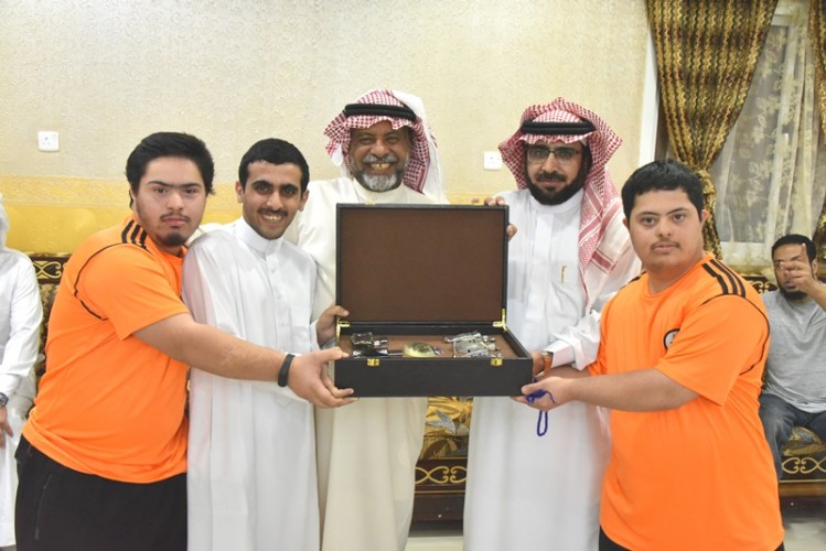 المهندس الرويلي يقيم وليمة بمناسبة شفاء ابنه لاعب نادي الجوف