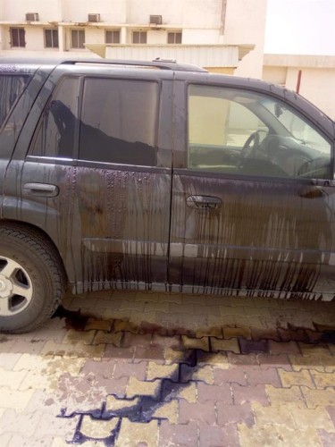 إتلاف سيارة مُعلم بجازان في آخر يوم اختبارات.. والشرطة تحقق (صور)