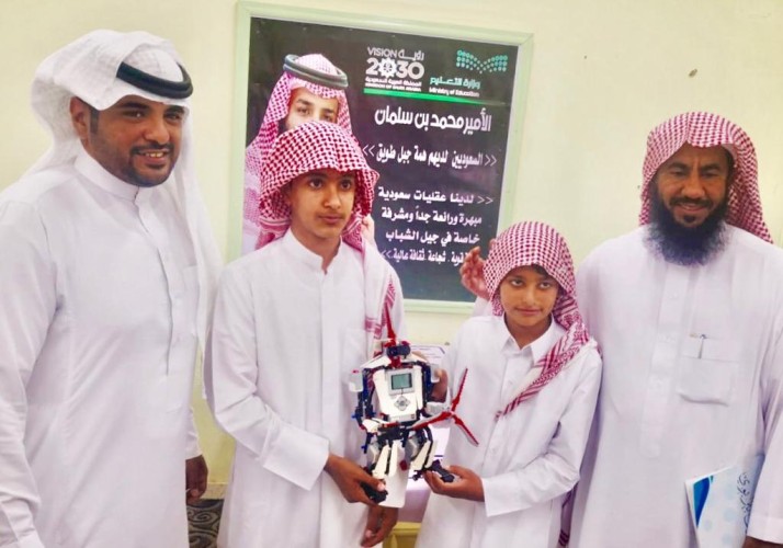 طلاب “مرغان حائل”يتدربون على تركيب وبرمجة الروبوت EV3