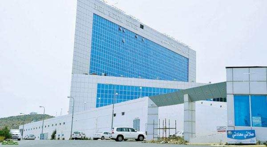 جراحة دقيقة لإنقاذ مريض من شلل رباعي