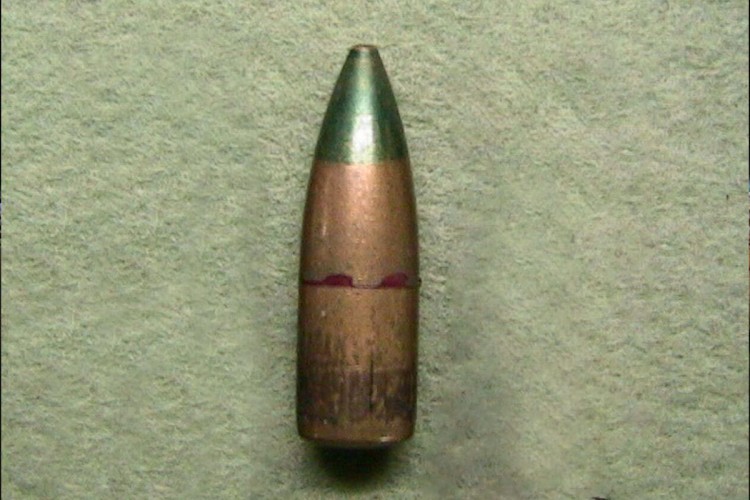 شرطة أبو عريش تحاول فك لغز سقوط مقذوف ناري على منزل مواطن