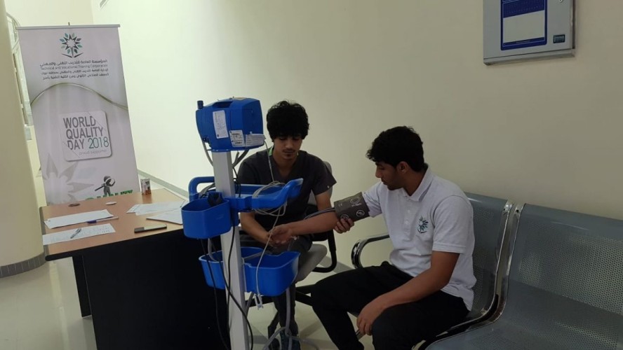 قسم المختبر بمستشفى املج العام يقيم حملة تبرع بالدم