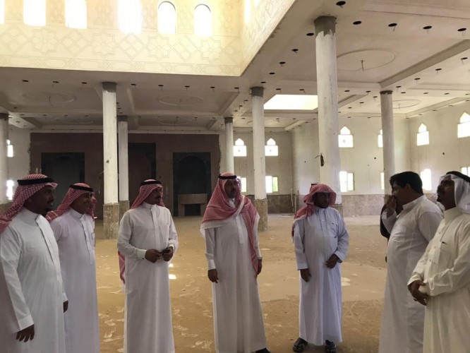 محافظ ضمد (البراق) يقوم بجولة لعدد من مشاريع محافظة ضمد