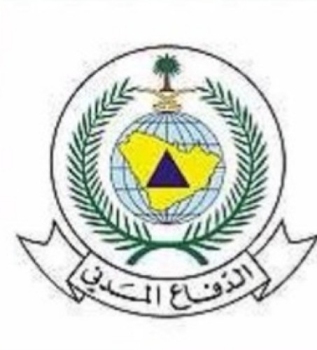 مدني الجوف ينتشل مقيمًا سقط في حفرة “قار”.. صور