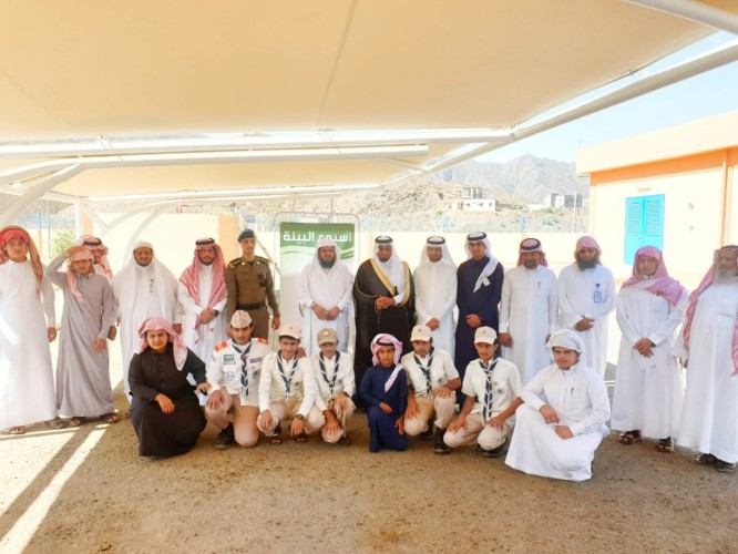 طلاب مجمع آل مشحنة يشاركون في أسبوع البيئة بشعار «نحمي بيئتنا لرفاه مجتمعنا»