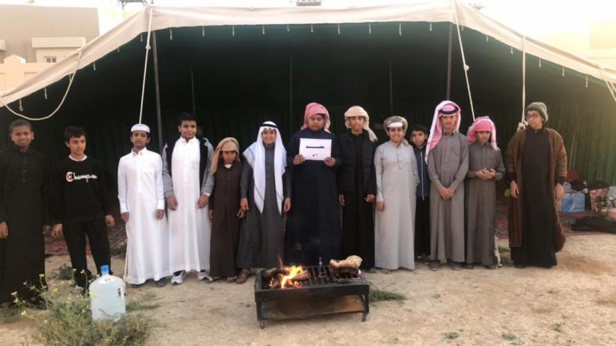 متوسطة سهل بن قيس بالرياض تُقيم حفل الخيمة الشعبية لطلابها