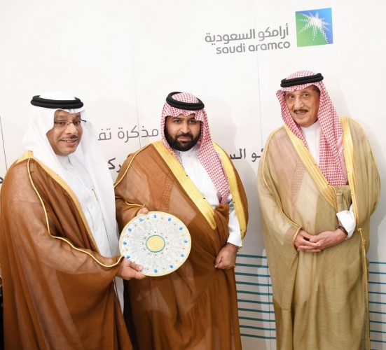 أمير جازان يرعى توقيع اتفاقيات مبادرات أرامكو السعودية الوطنية لزراعة البن وانتاج القهوة في جبال جازان