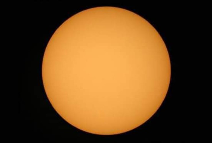 “الشمس ” بدون بقع منذ 13 يوم