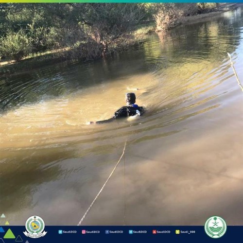 الدفاع المدني ينتشل جثامين 3 أطفال ووالدتهم من مستنقع مائي بالمهد