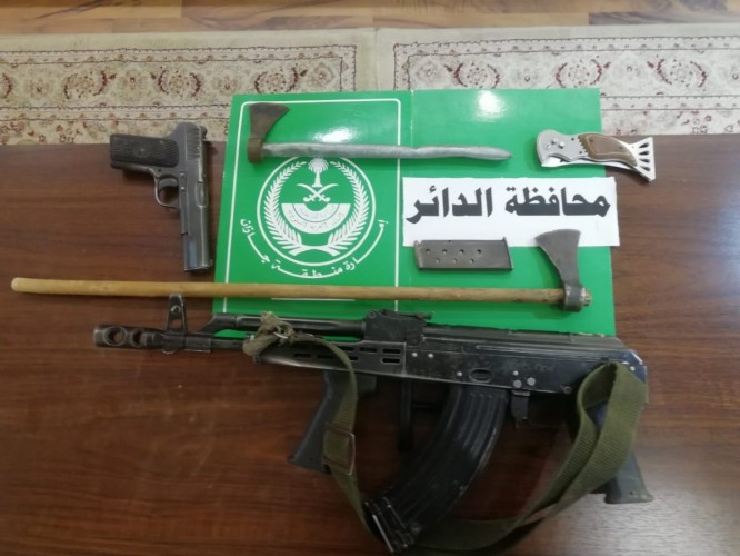 بعد عملية إطلاق نار.. القبض على مخالفين مسلحين أتخذوا من جبال الداير مخبأ لهم