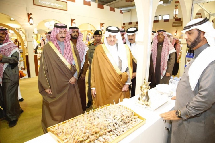 أمير الشرقية يُدشن مهرجان تمور الاحساء في نسخته السادسة