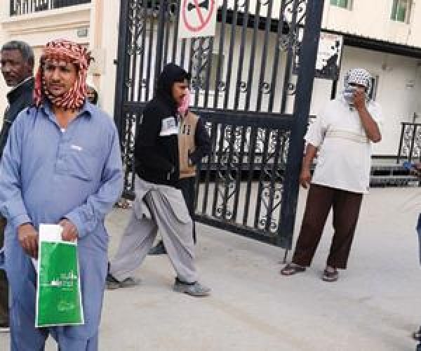 “العمل” تباشر تجمع 500 عامل بمقر عملهم بالجبيل لتأخر رواتبهم منذ 4 أشهر