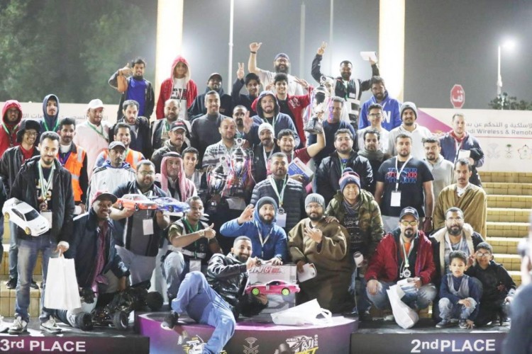 رئيس الاتحاد السعودي للرياضات اللاسلكية يتوج الفائزين في بطولة الجبيل