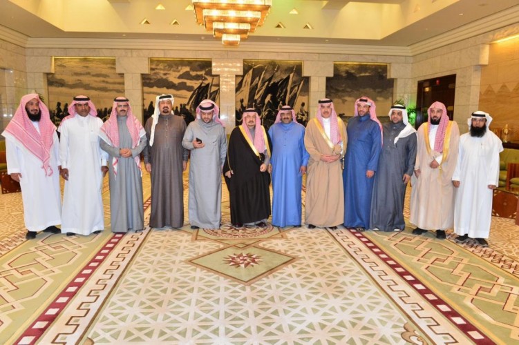 أمير الرياض يستقبل ورثة العنزي بعد تنازلهم عن قاتل أخيهم لوجه الله تعالى