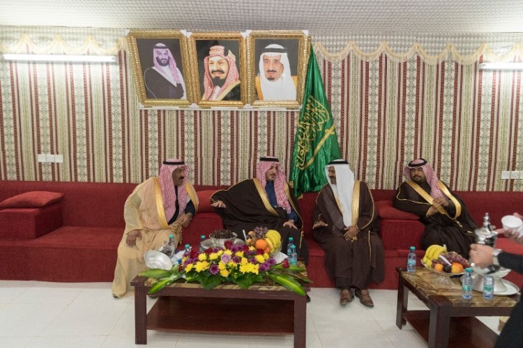 أمير الجوف يزور ديوان الحماميد بصوير