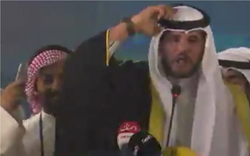 شاهد.. ردة فعل أحد أبناء ” الرشايدة ” بنجاح حملة جمع دية ” العازمي”