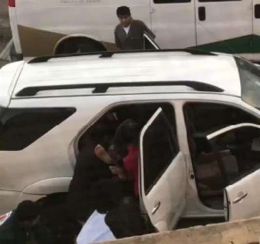 عسكري بجازان يشك في وافد أفريقي ويطلب تفتيشه.. والأخير يصـيبه برصاصتين