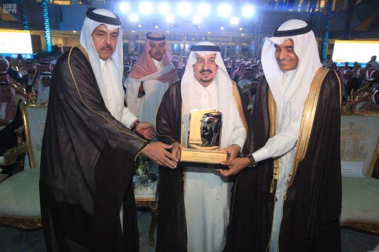 أمير منطقة الرياض يرعى حفلَ تخريج الدفعة السادسة عشرة من خريجي البكالوريوس والحادية عشرة من خريجي الماجستير