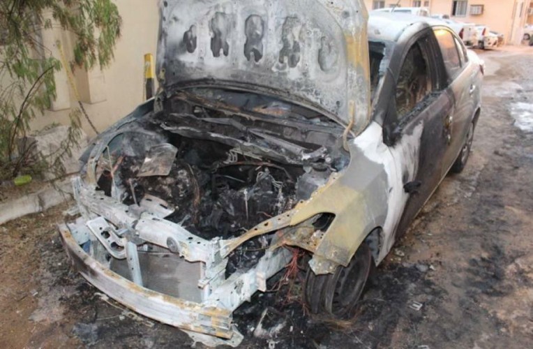 شخص يحرق 14 سيارة في بريدة.. والشرطة تطيح به (صور)