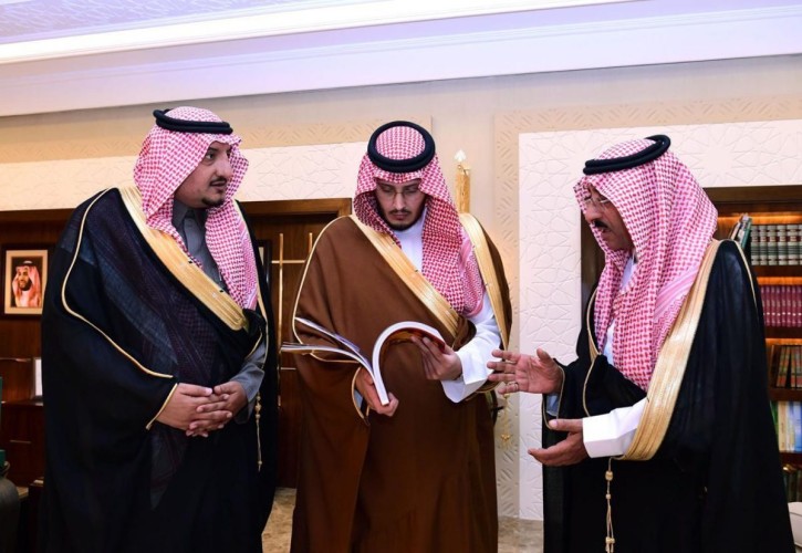 الأمير أحمد بن فهد يطلع على تقرير فعاليات مهرجان سفاري بقيق