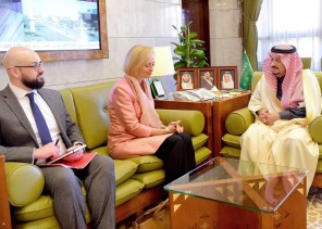 الأمير فيصل بن بندر يستقبل القائم بأعمال السفارة الأمريكية بالرياض