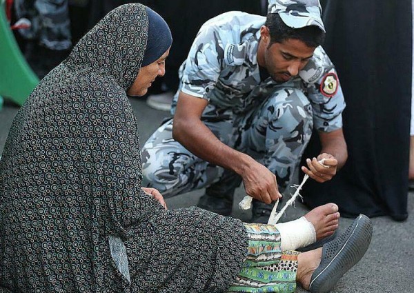 صور ترصد الجانب الإنساني في عمل رجال الأمن بالحرم المكي أول أيام رمضان