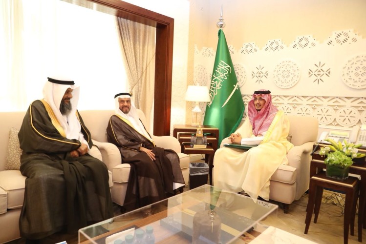 الأمير أحمد بن فهد يستقبل منسوبي جمعية إيفاء لرعاية ذوي الإعاقة بالمنطقة الشرقية