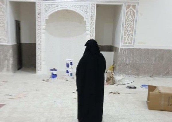 بعد ثلاثين عاماً.. مواطن ينشر صورة والدته في المسجد الذي بنته وأهدت ثوابه لزوجها المتوفى