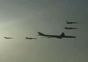 هذه حقيقة الفيديو المهيب لطائرات مقاتلة ترافق طائرة مدنية في أجواء الرياض