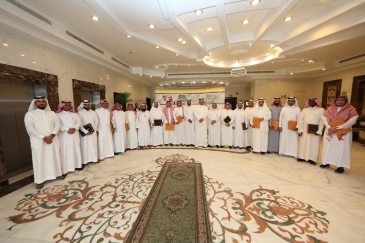 تعليم مكة يُكرم 33 مرشداً طلابياً لمبادرة متأهب