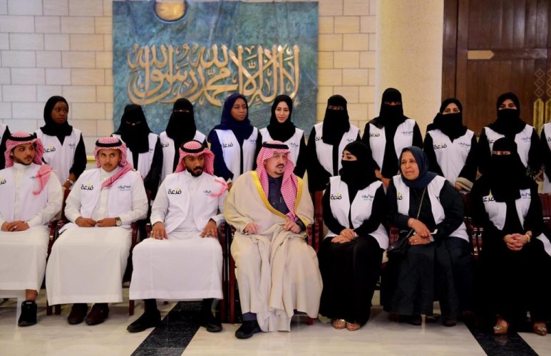 سمو أمير الرياض يبارك جهود فريق فزعة التطوعي في خدمة المجتمع