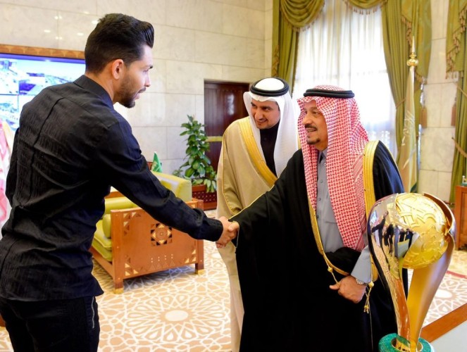 سمو أمير الرياض يستقبل رئيس وأعضاء نادي النصر عقب تحقيق كأس السوبر