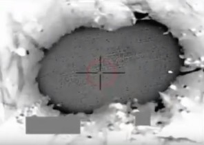 شاهد: طيران التحالف يستهدف تجمعات حوثية في جبهة نهم