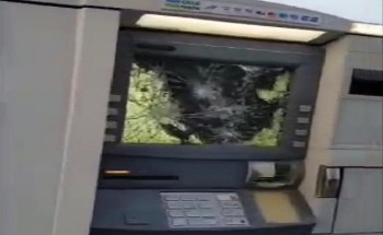 جازان: القبض على مواطن قام بتكسير شاشات أجهزة صرف آلي في الدرب